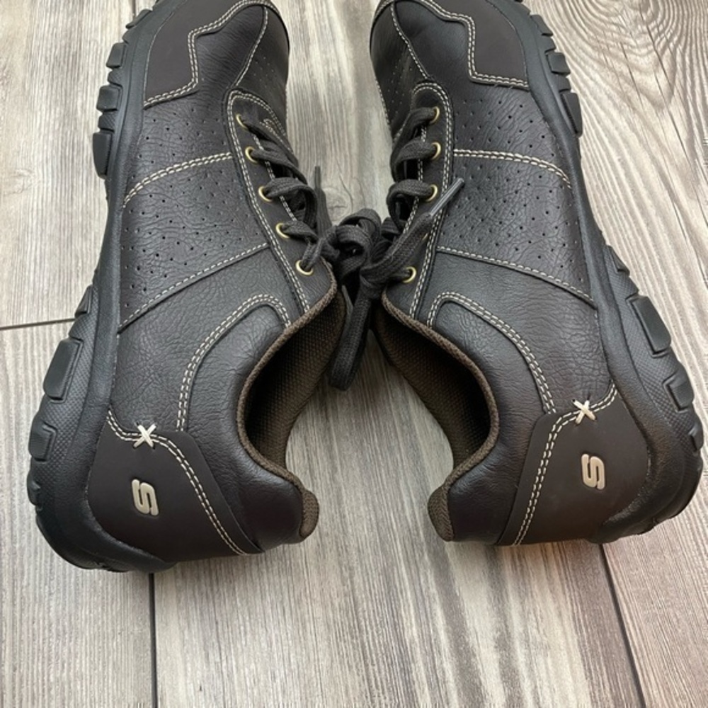 SKECHERS Relaxed Fit Memory Foam Men’s Chocolate Brown Lace Up Sneaker | Size 7